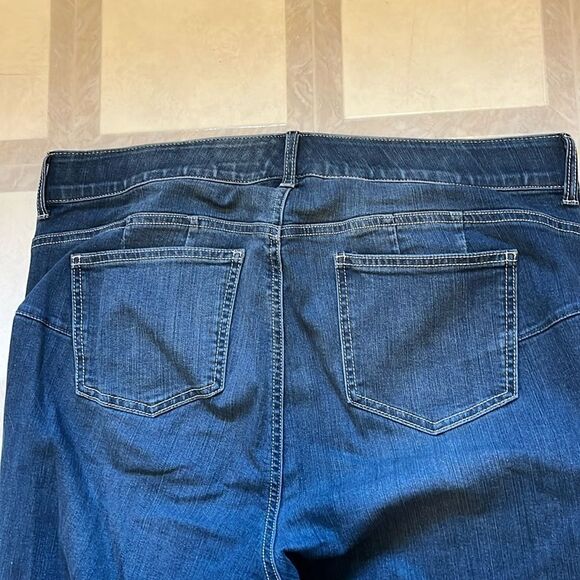 EXCELLENT CONDITION SIZE 16 TORRID CROP BOMBSHELL SKINNY STRETCH HI-RISE JEANS - Picture 5 of 9